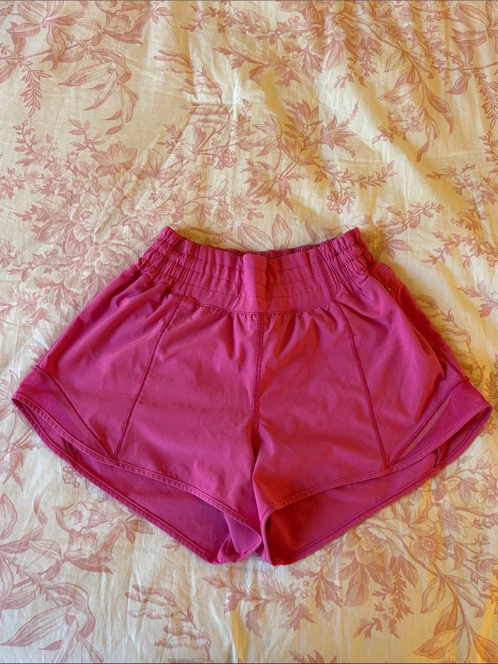 Lululemon Hotty Hot High-Rise Lined Short 2.5